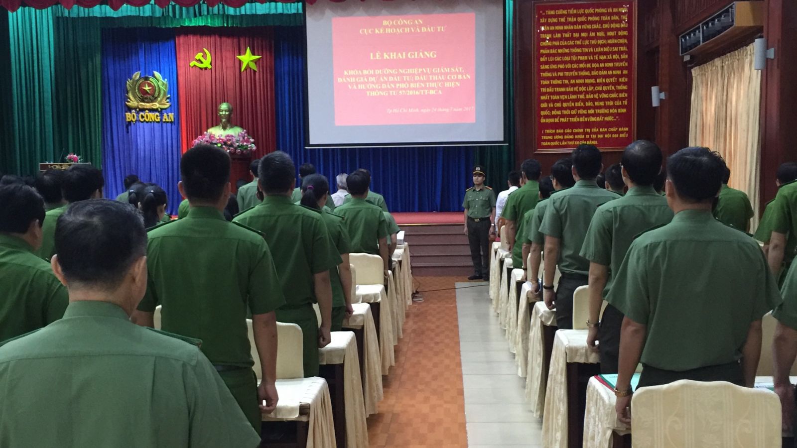 Chào cờ - Khai giảng khóa học